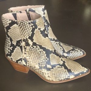 Aldo size 8 snakeskin ankle booties